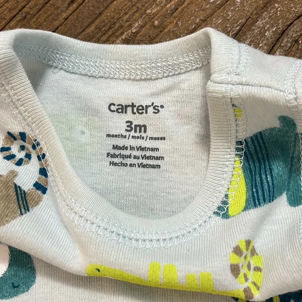 Carter’s Gecko Onesie‎